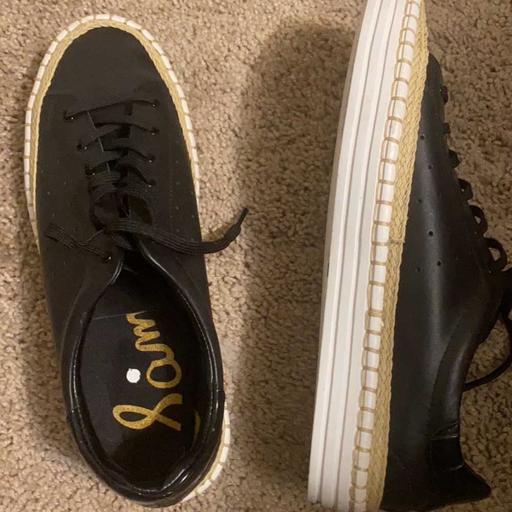 shoes - Picture 2 of 5